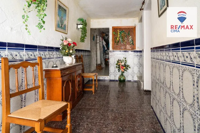 DOS CASAS MAS PARCELA DE 900  METROS — 23
