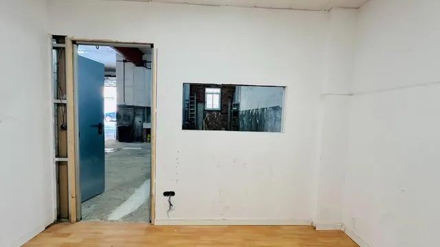 Local diáfano con acceso para vehículos en Terrassa — 6