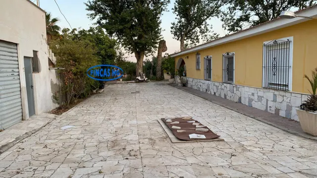 Típica casa tradicional de campo situada sobre terreno URBANO!  de 3900m2 — 45