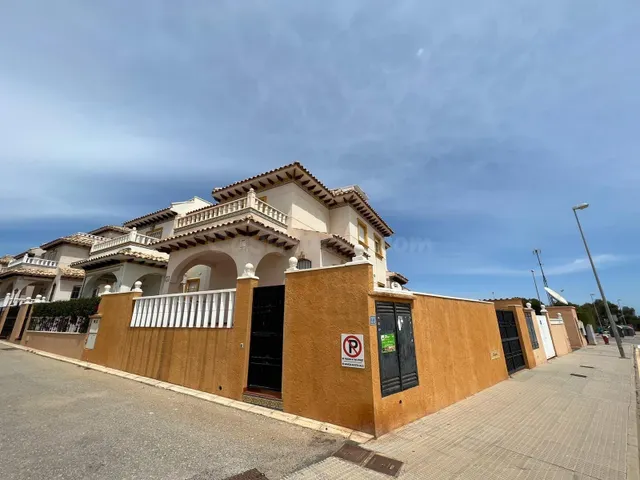 ALQUILER ANUAL (SEGURO IMPAGO)vivienda 2 dormitorios 2 baños