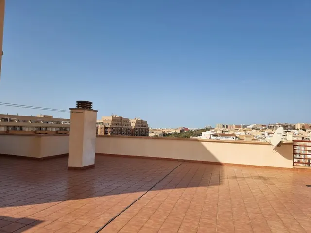 Ático con encanto: Vistas al mar, comodidad y céntrico — 24