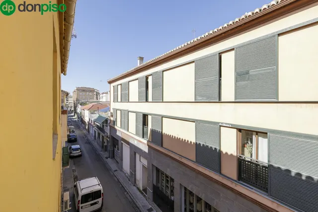 Piso para reformar junto a Avenida Dílar — 12
