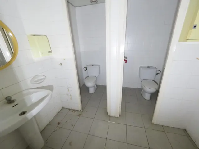 SE VENDE LOCAL COMERCIAL EN MATARÓ — 8