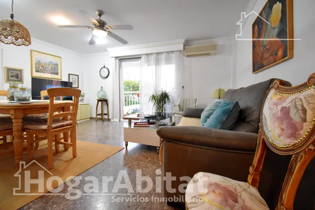 Confort y vistas al mar en este espacioso piso con balcón, gran garaje y trastero junto a la playa — 37