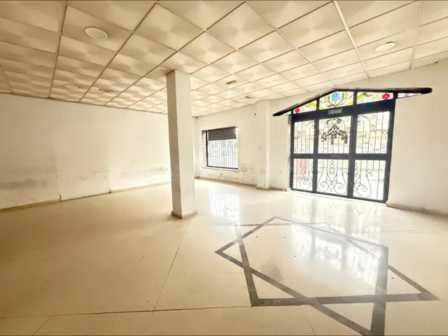 Local comercial en alquiler en avenida de maracena, Granada | 204 m2 — 2