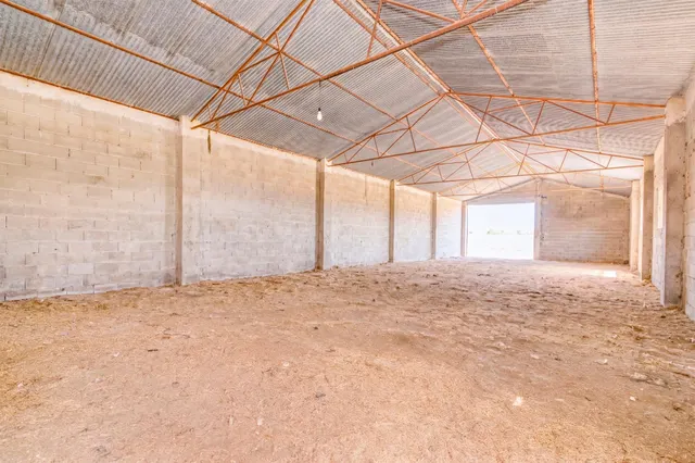 FINCA EN ATARFE CON DOS NAVES Y COBERTIZO — 12