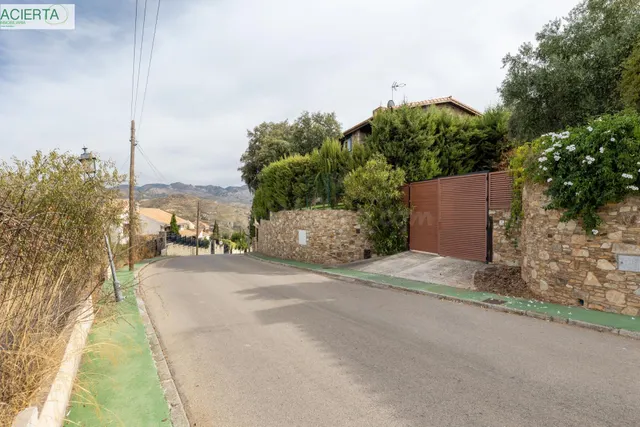 UNA CASA UNICA CON ENCANTO, ESPACIO Y VISTAS EN EL CORAZON D - foto 4