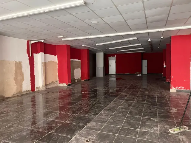 Local comercial en zona central de Bonavista. — 10