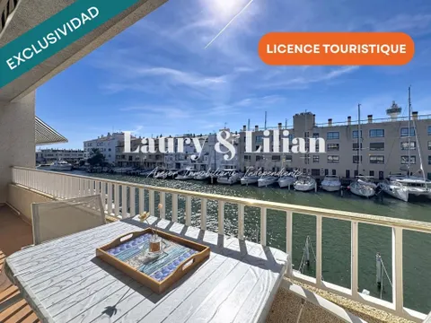 Apartamento con vistas al canal, licencia turística y aparcamiento.