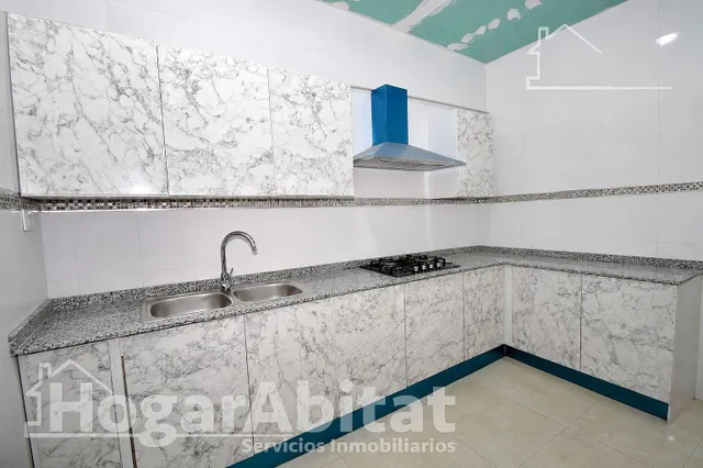 MAGNÍFICA CASA LUMINOSA CON DOS BALCONES Y GRAN TERRAZA — 11