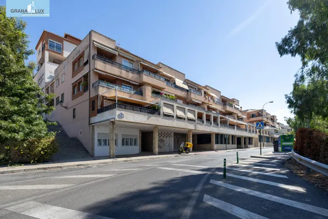 Exclusivo piso con terraza y vistas despejadas en El Serrallo. — 40
