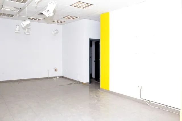 LOCAL 268 m2 en SEVILLA ESTE. Ideal para:  GIMNACIO, CENTRO MÉDICO, OCIO, CERVECERÍA, BAR DE COPAS, Etc — 10