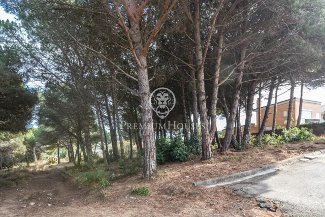 Terreno en venta con vistas al mar y a la montaña en Sant Pol de Mar — 9