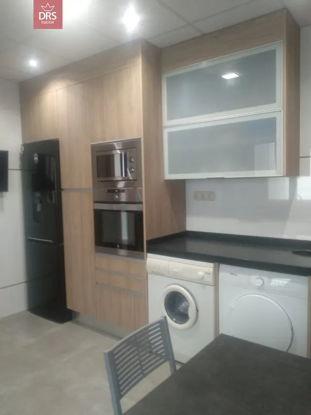 PISO EN PLENO CENTRO, CL MARTINEZ VILLENA AL LADO DEL ALTOZANO — 11