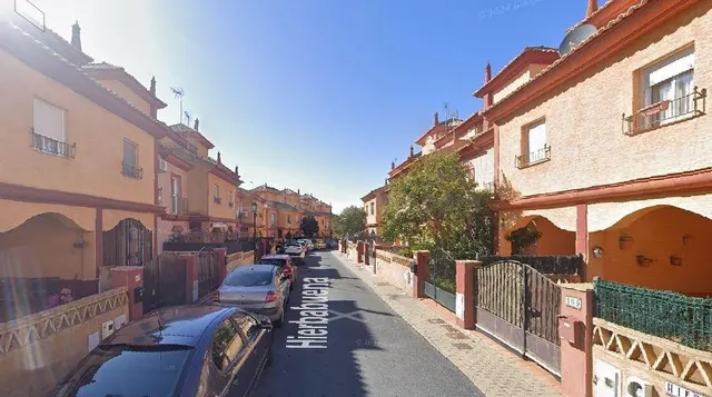 SE VENDE piso OKUPA en C CL ALBAHACA,3 Esc:E Pl:0 Pt:121 Lep - foto 4