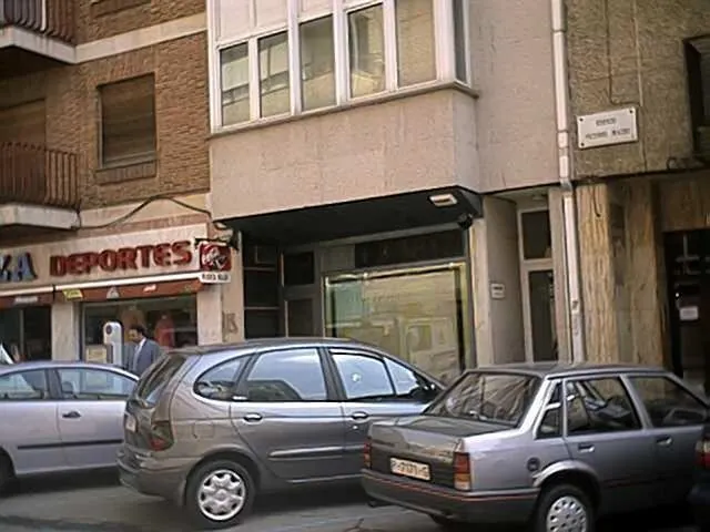 MONCASA VENDE Oficina en el centro — 8