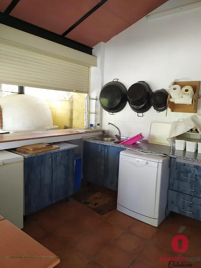 GRAN CASA CON TERRENO EN LOS ALGARBES (LA CARLOTA) - 3.500 METROS ¡HIPOTECABLE! — 9