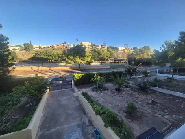 AMPLIO CHALET INDEPENDIENTE SOBRE PARCELA DE 860M2 CON VISTAS AL PARQUE - ZONA LOS BALCONES, TORREVIEJA — 11