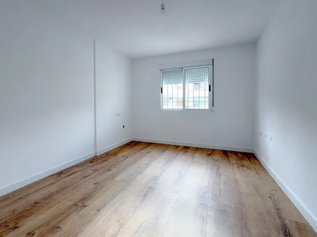 Espectacular bungalow reformado, con amplia terraza y parking para coche dentro de la parcela, en urbanización exclusiva con piscina comunitaria — 21