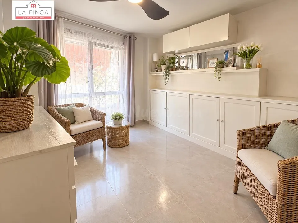 VIVIENDA 4 DORMITORIOS Y 2 BAÑOS MUY CERCA DEL CENTRO