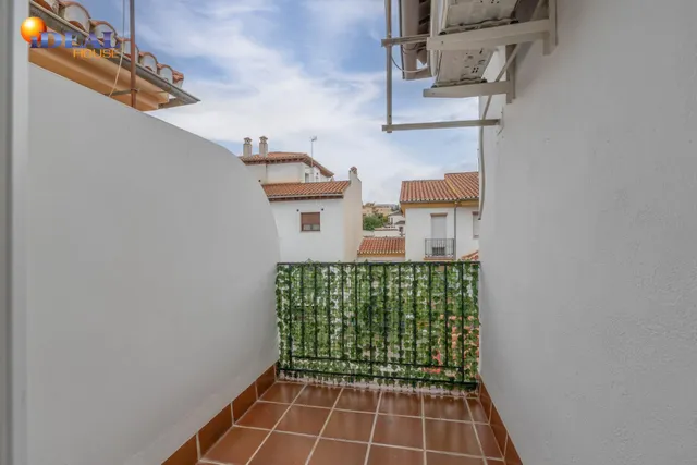 Encantadora Casa Reformada en Ogijares con Vistas y Espacios para Disfrutar — 24