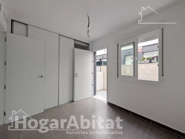 Estrena estilo de vida en este moderno adosado con gran porche, terraza, patio y piscina comunitaria — 12