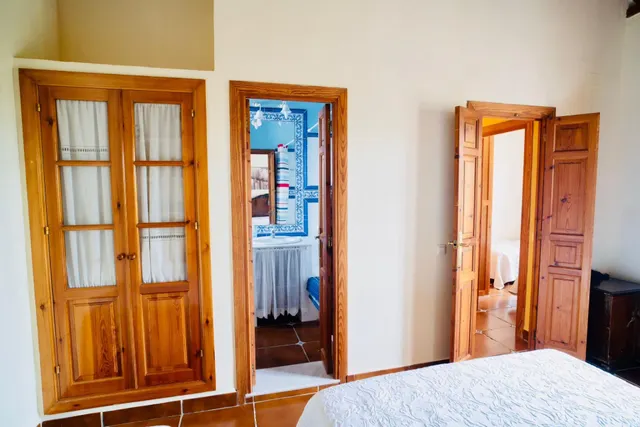 VENTA CASA CON TERRENO, PISICINA Y RESTAURANTE. — 11