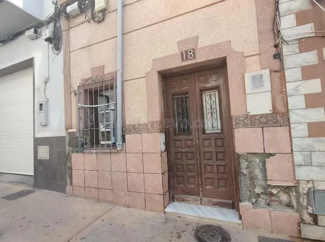SE VENDE otro OKUPA en C MARIPOSA 18 de Almería - foto 2