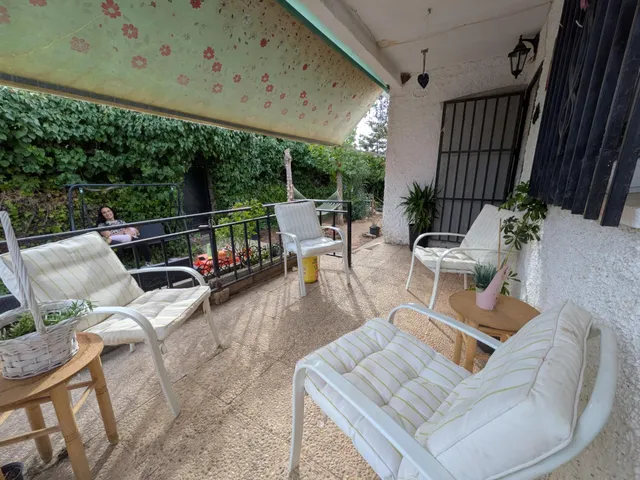 CHALET CON PISCINA EN URBANIZACIÓN — 30