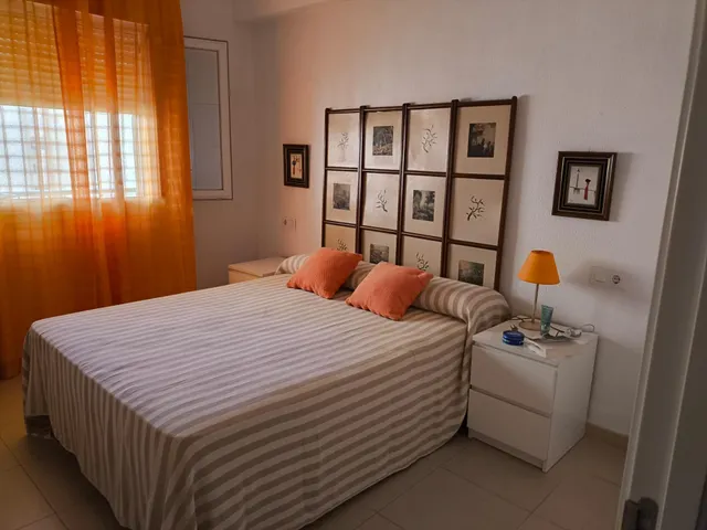 Alquiler de temporada /Uso distinto de Vivienda - 2 Dormitorios - Avenida — 12