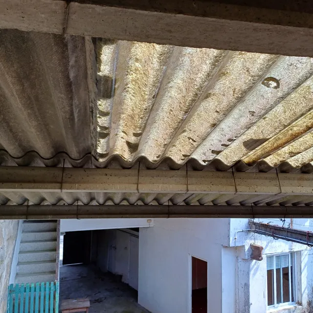 CASA EN VENTA PARA RESTAURAR — 38