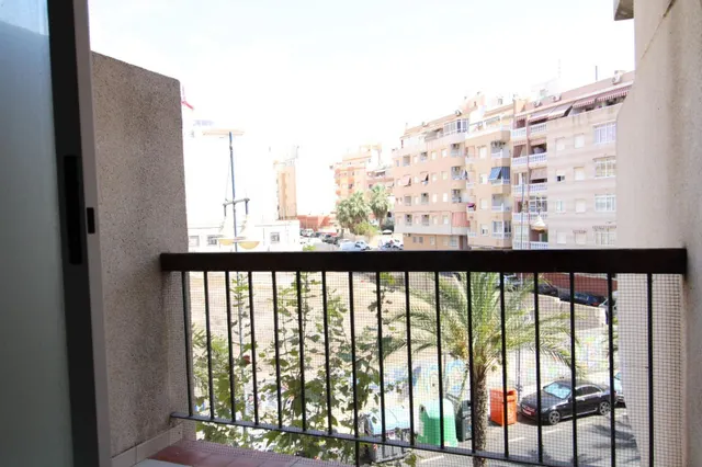 TORREVIEJA ESTUDIO PLAYA CURA PISCINA 79.900€ — 2