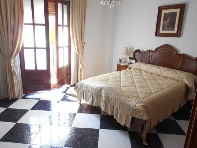 Casa 7 habitaciones 365m² en venta - Iglesia de santa maria - foto 3