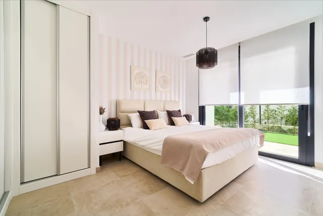 Apartamento de lujo con jardín — 12