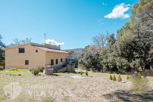 Casa independiente con gran parcela en Sant Quirze Safaja