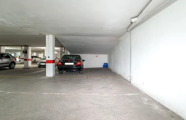 Plaza de Garaje en el Paseo Rosales — 7