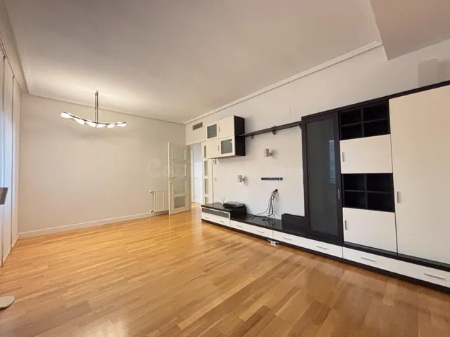 Piso EXTERIOR de 3 DORM con 2 plazas de garaje y piscina en Sanchinarro — 5
