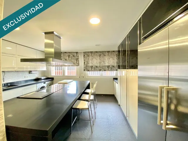 Chalet de 8 habitaciones y 5 baños, vive o invierte. - foto 3