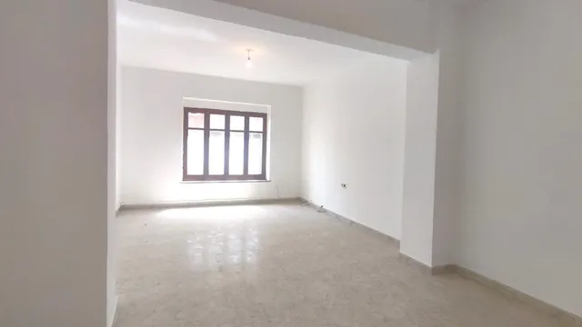 LOCAL DESTINADO PARA OFICINAS EN ZONA PRIVILEGIADA (NO VIVIENDA) — 9