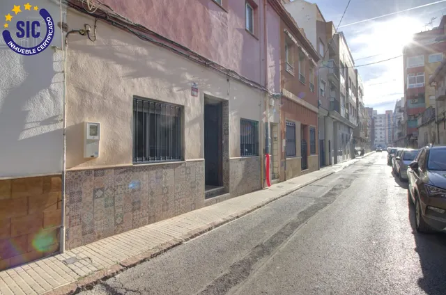 PRECIOSA PLANTA BAJA CON PERSONALIDAD EN PUERTO DE SAGUNTO - foto 5