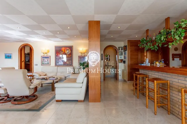 Exclusiva casa en venta en Cala Canyellas en Lloret de Mar - foto 4