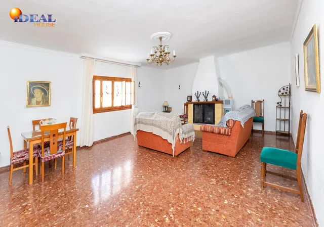 Chalet en zona residencial de Deifontes — 10
