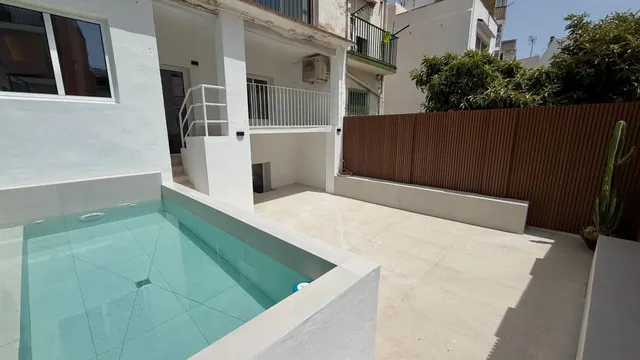 Vivienda completamente reformada con 3 dormitorios, terraza, jardín privado y piscina — 6