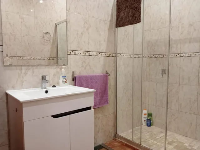 PLANTA BAJA TECHO LIBRE REFORMADA JUNTO A REYES CATOLICOS — 18