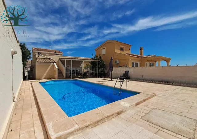 VIVIENDA INDEPENDIENTE CON PISCINA EN ALAMILLO - foto 2