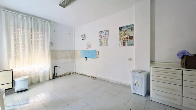 PISO EN EL CENTRO DE FUENGIROLA CON 4 DORMITORIOS APTO PARA CLÍNICA DENTAL — 14