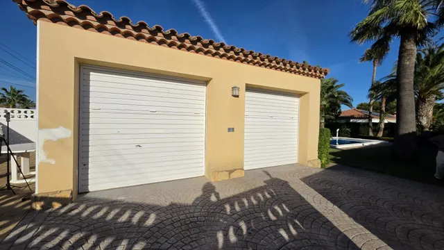 Chalet con piscina y licencia turística cerca del mar — 23