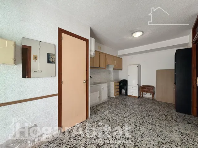 APARTAMENTO CON DOS BALCONES Y GARAJE CERCA DE LA PLAYA — 9