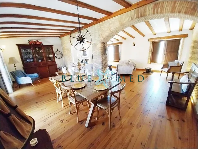 Sorprendente casa de campo con 4 dormitorios y 3 baños. — 17
