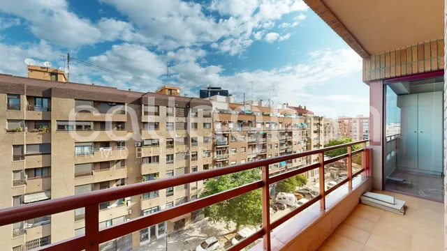 Fantástica vivienda en la zona de Aragón - foto 4